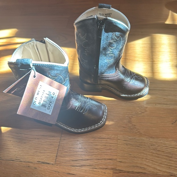 Old West luxury, finest genuine leather cowboy boots, size 4 - Picture 14 of 14